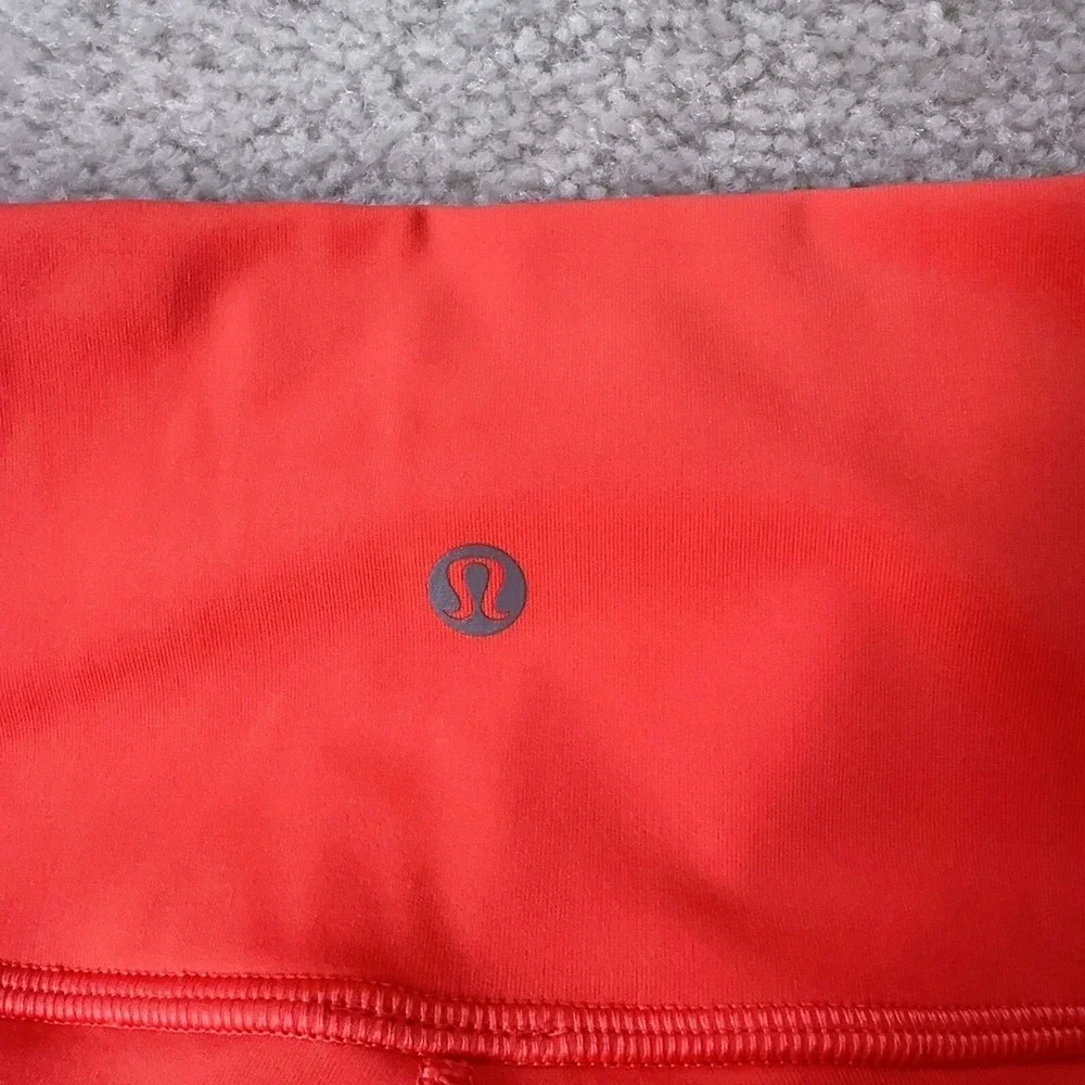 Lululemon Sunshine Salutation Cropped Leggings Size 2 EUC